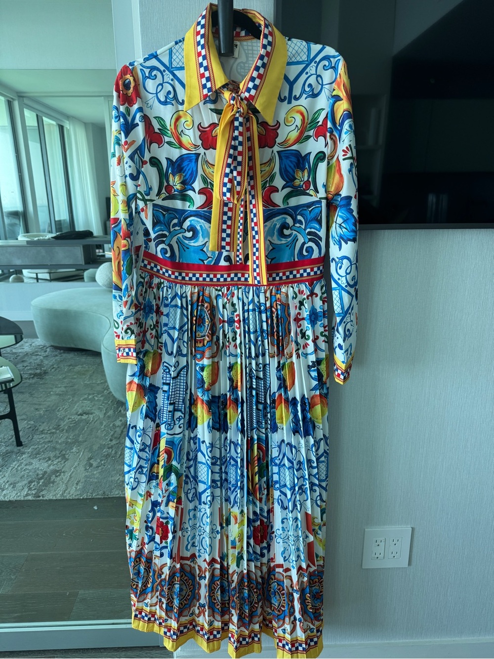 Designer-Style Sicilian Print Tie-Neck Pleated Maxi Dress